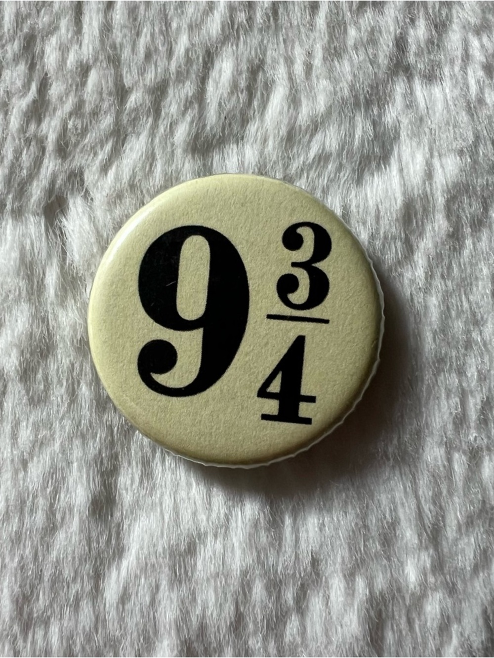 9 3/4 Harry Potter Round Pin Button in Cream and Black